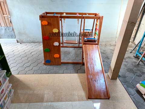 Produsen Playground Kayu Brakiasi Ende Harga Murah