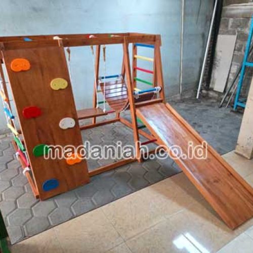 Produsen Playground Kayu Brakiasi Halmahera Barat