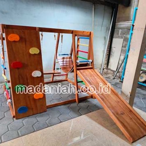 Produsen Playground Kayu Brakiasi Halmahera Selatan