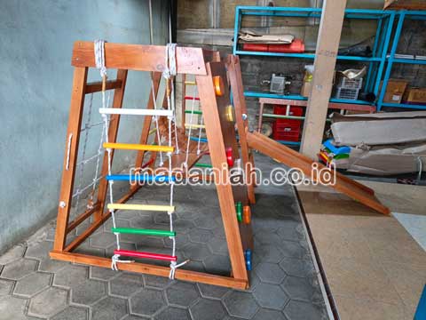 Produsen Playground Kayu Brakiasi Ketapang Terdekat