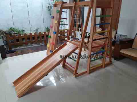 Produsen Playground Kayu Brakiasi Maybrat
