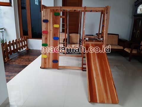 Produsen Playground Kayu Brakiasi Melawi
