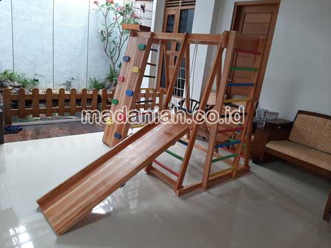 Produsen Playground Kayu Brakiasi Mojokerto Terdekat