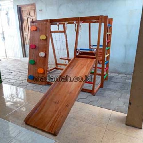Produsen Playground Kayu Brakiasi Ngada