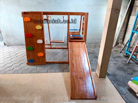 Produsen Playground Kayu Brakiasi Pakpak Bharat Harga Murah