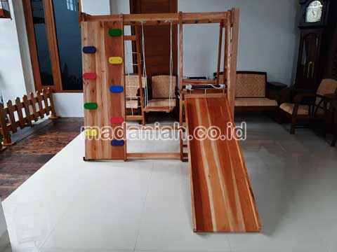 Produsen Playground Kayu Brakiasi Paser