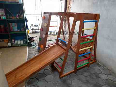 Produsen Playground Kayu Brakiasi Puncak Jaya