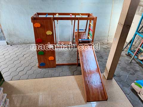 Produsen Playground Kayu Brakiasi Sanggau Terdekat
