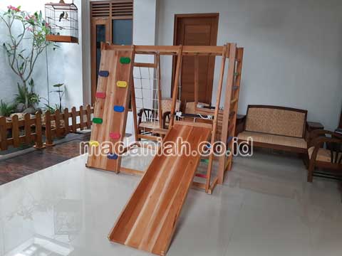 Produsen Playground Kayu Brakiasi Sidoarjo