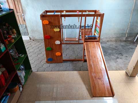 Produsen Playground Kayu Brakiasi Sikka Harga Murah