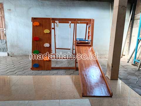 Produsen Playground Kayu Brakiasi Tangerang