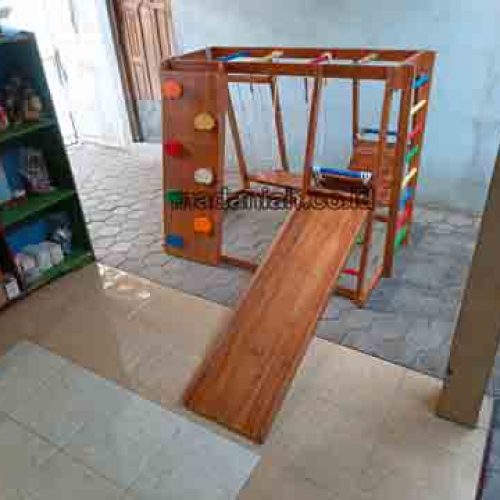 Produsen Playground Kayu Brakiasi Teluk Wondama