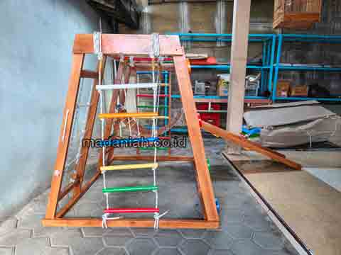 Produsen Playground Kayu Brakiasi Tolikara Harga Murah