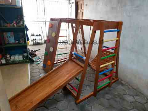 Produsen Playground Kayu Brakiasi Tolikara