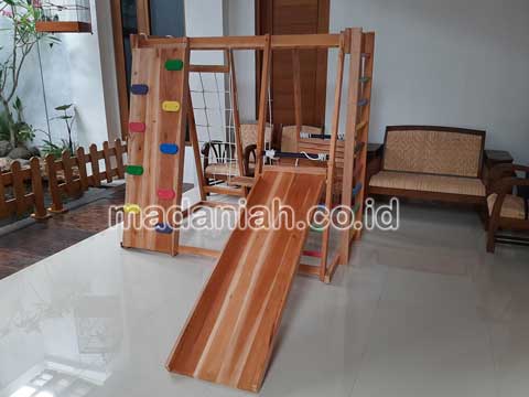 Produsen Playground Kayu Brakiasi Trenggalek
