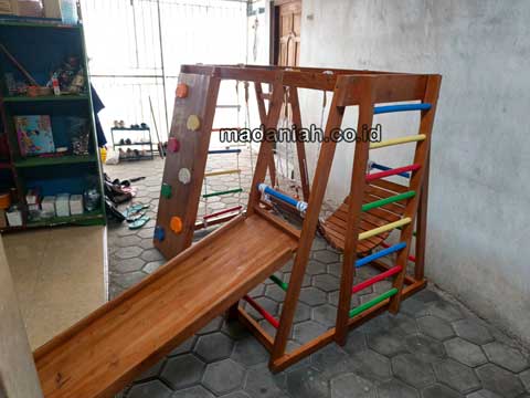 Jual Murah Playground Kayu Brakiasi Batu Bara