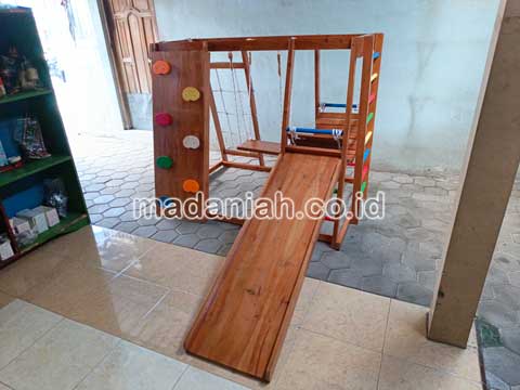 Jual Murah Playground Kayu Brakiasi Kolaka