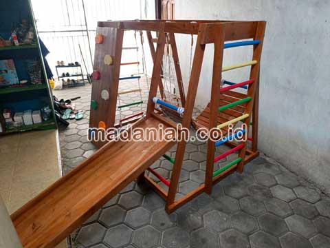 Jual Playground Kayu Brakiasi Muna Barat