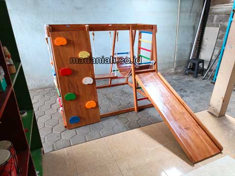 Jual Playground Kayu Brakiasi Ogan Komering Ulu Timur