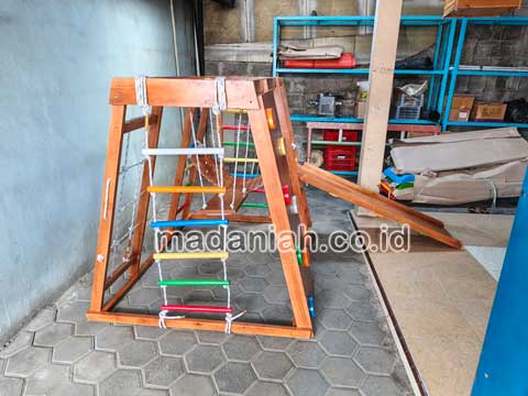 Jual Playground Kayu Brakiasi Poso Harga Murah