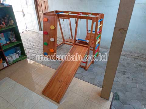 Jual Playground Kayu Brakiasi Sigi Berkualitas