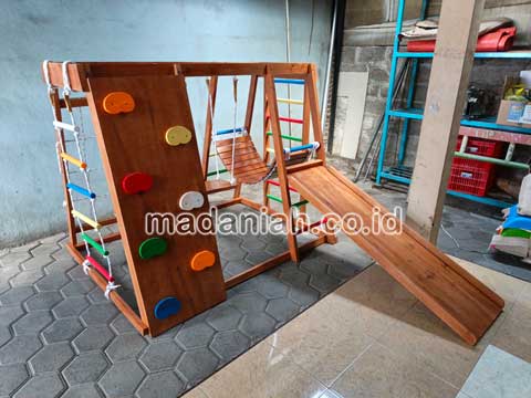 Produsen Playground Kayu Brakiasi Buton Tengah