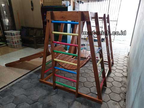 Produsen Playground Kayu Brakiasi Dairi