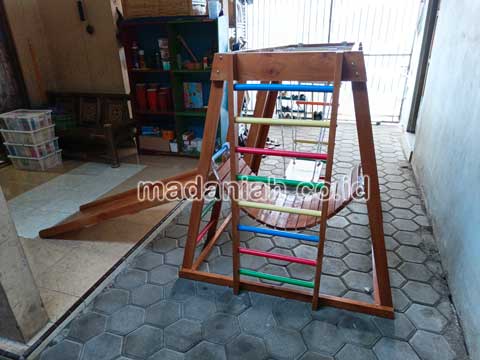 Produsen Playground Kayu Brakiasi Kolaka Timur Terdekat