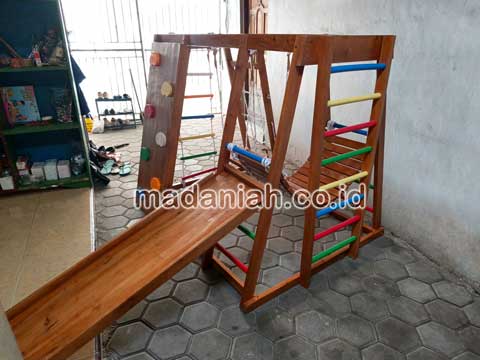 Produsen Playground Kayu Brakiasi Kota Baubau