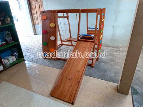 Produsen Playground Kayu Brakiasi Kota Makassar