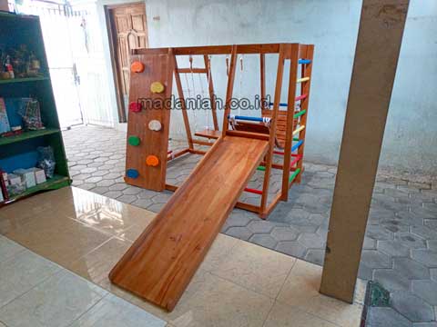 Produsen Playground Kayu Brakiasi Lubuklinggau Harga Murah