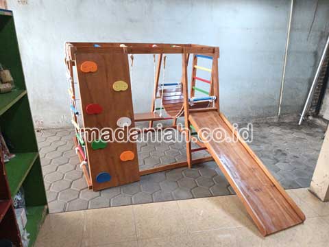 Produsen Playground Kayu Brakiasi Muna