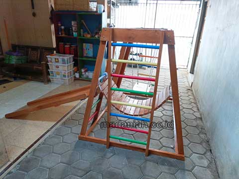 Produsen Playground Kayu Brakiasi Tanjung Jabung Barat Harga Murah
