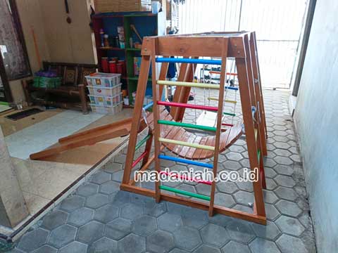 Pengadaan Playground Brakiasi Kayu Aceh Selatan Murah