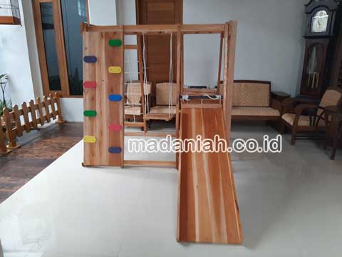 Pengadaan Playground Brakiasi Kayu Bombana Berpengalaman