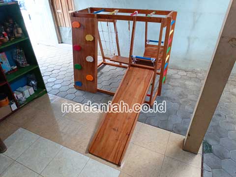 Pengadaan Playground Brakiasi Kayu Buton Tengah Berpengalaman