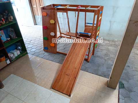 Pengadaan Playground Brakiasi Kayu Cirebon Terpercaya