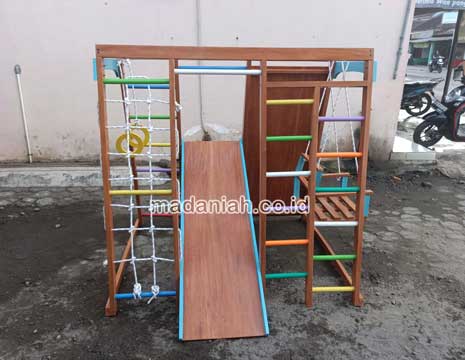 Pengadaan Playground Brakiasi Kayu Cirebon