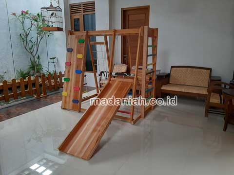 Pengadaan Playground Brakiasi Kayu Gresik