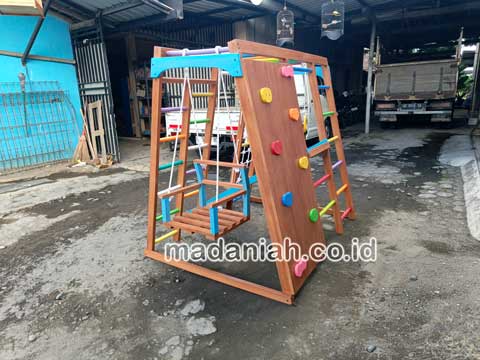 Pengadaan Playground Brakiasi Kayu Kaur Murah