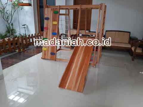 Pengadaan Playground Brakiasi Kayu Kaur