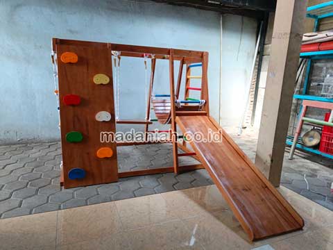 Pengadaan Playground Brakiasi Kayu Klaten