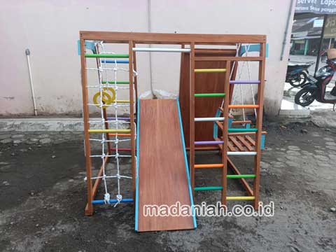 Pengadaan Playground Brakiasi Kayu Kolaka Timur Berpengalaman