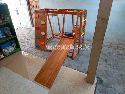 Pengadaan Playground Brakiasi Kayu Kota Bandar Lampung