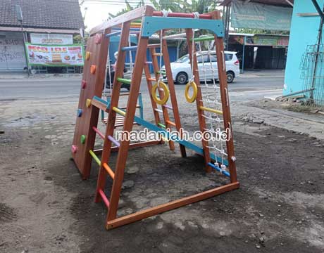 Pengadaan Playground Brakiasi Kayu Kota Madiun Murah
