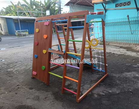 Pengadaan Playground Brakiasi Kayu Kutai Kartanegara Murah