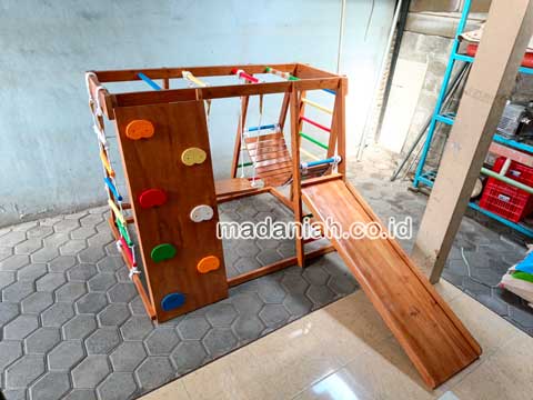 Pengadaan Playground Brakiasi Kayu Lebak