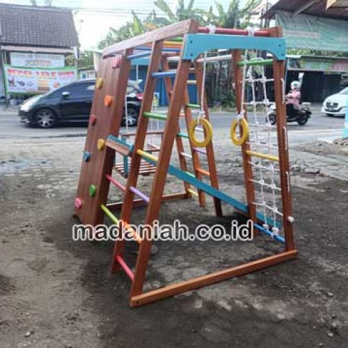 Pengadaan Playground Brakiasi Kayu Lingga Murah