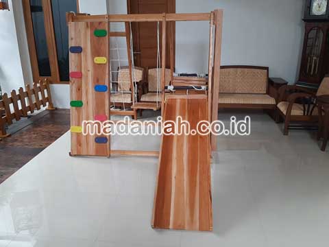 Pengadaan Playground Brakiasi Kayu Luwu Timur