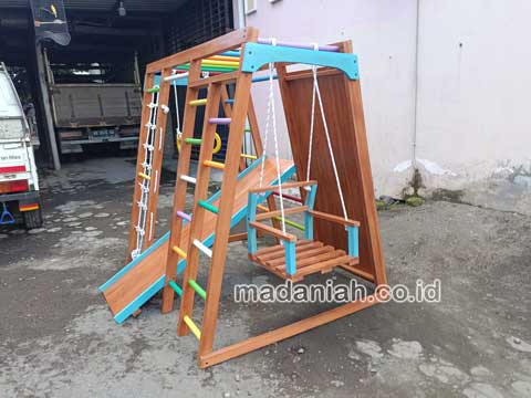 Pengadaan Playground Brakiasi Kayu Mamuju Tengah Berpengalaman